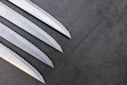 Wie schärfen Sie ein gezacktes Messer?
