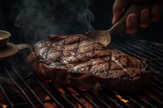 Wie man Steak grillen: Tipps und Techniken für perfekt gegrilltes Steak