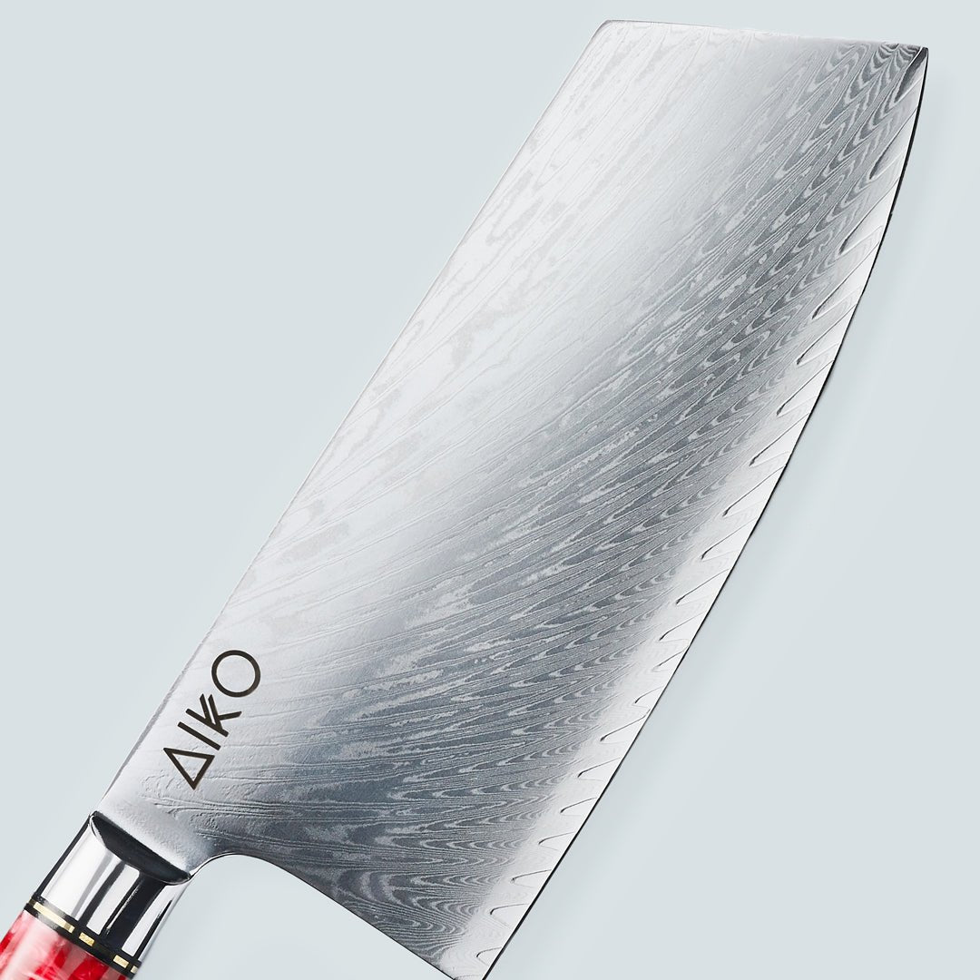 Aiko Red (あいこ, アイコ) Damaskus -Stahlmesser mit farbigem rotem Harzgriff
