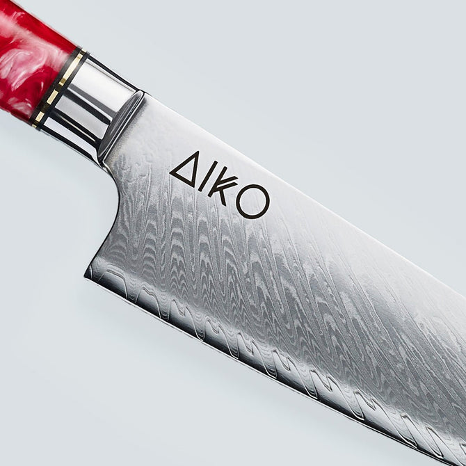 Aiko-Messer aus rotem Damaststahl mit farbigem rotem Harzgriff
