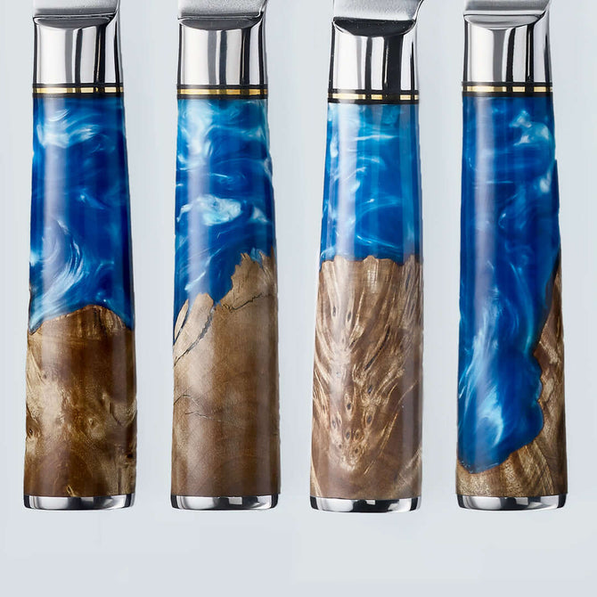 Aiko-Messer aus blauem Damaststahl mit farbigem blauem Harzgriff